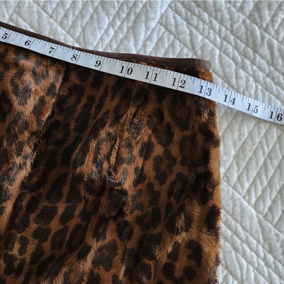 Dana B and Karen faux fur animal print  mini skirt - Picture 4 of 8